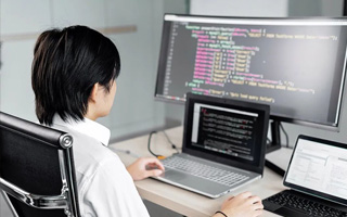 安顺 ,php声明和调用变量的符号是什么？
